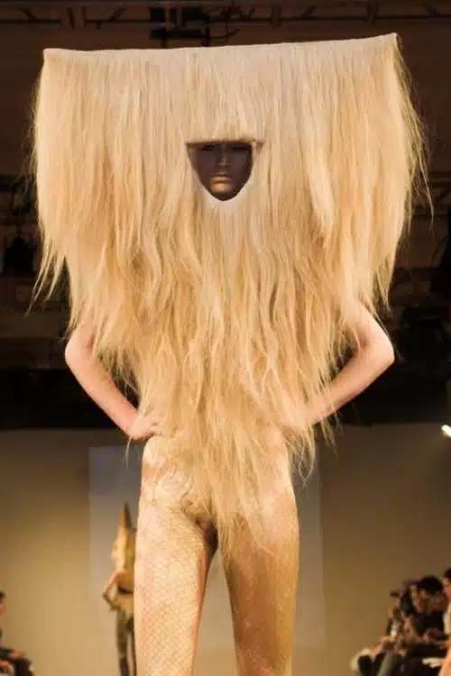 Coiffure insolite - défilé de mode