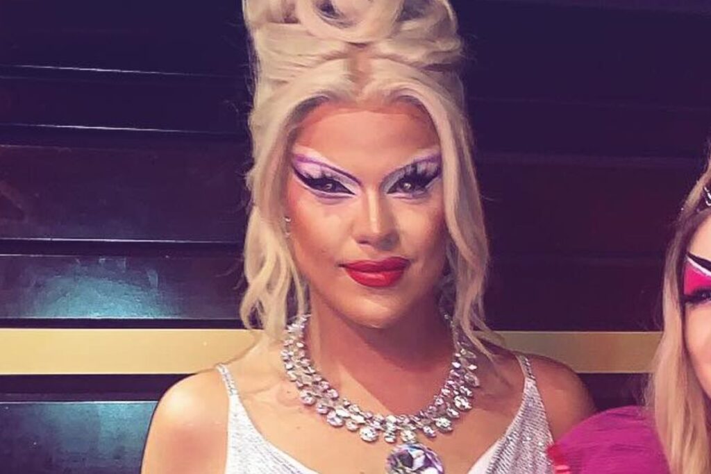 Une première historique La Drag Queen marseillaise Miss Martini portera fièrement la flamme