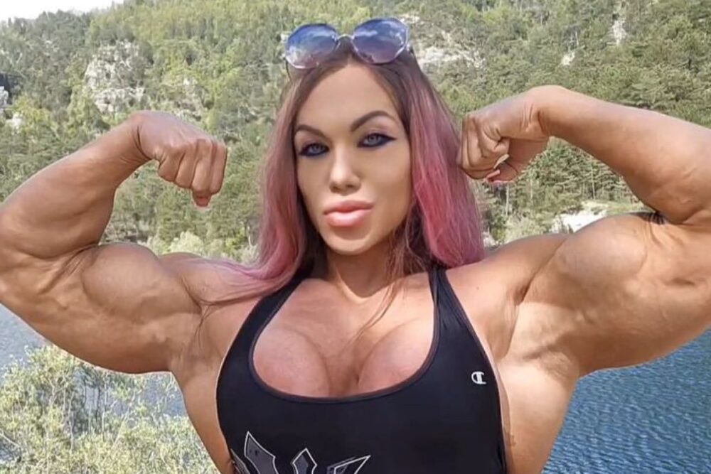 La femme la plus musclée du monde révèle à quoi elle ressemblait avant