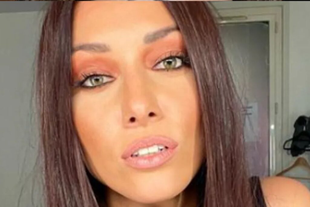 « Pour les taureaux… » Delphine Wespiser, ex-Miss France, pose nue pour